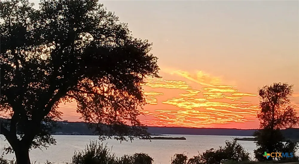 11 Ridgewood Drive Morgans Point Resort, TX 76513
