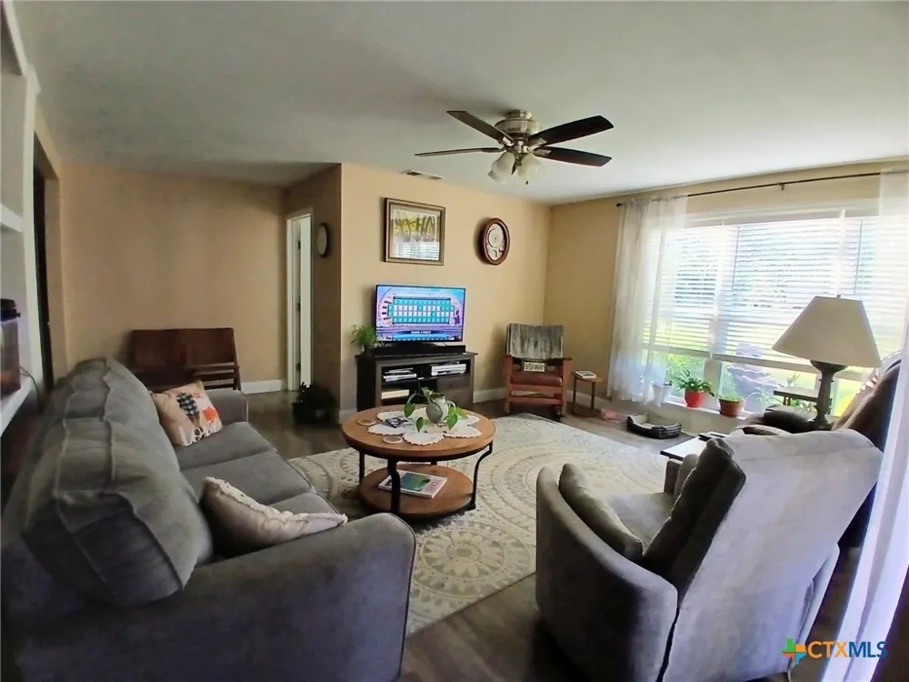 11 Ridgewood Drive Morgans Point Resort, TX 76513