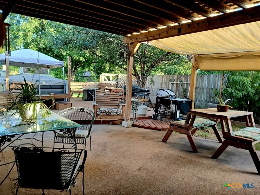 11 Ridgewood Drive Morgans Point Resort, TX 76513