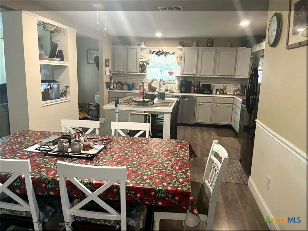 11 Ridgewood Drive Morgans Point Resort, TX 76513