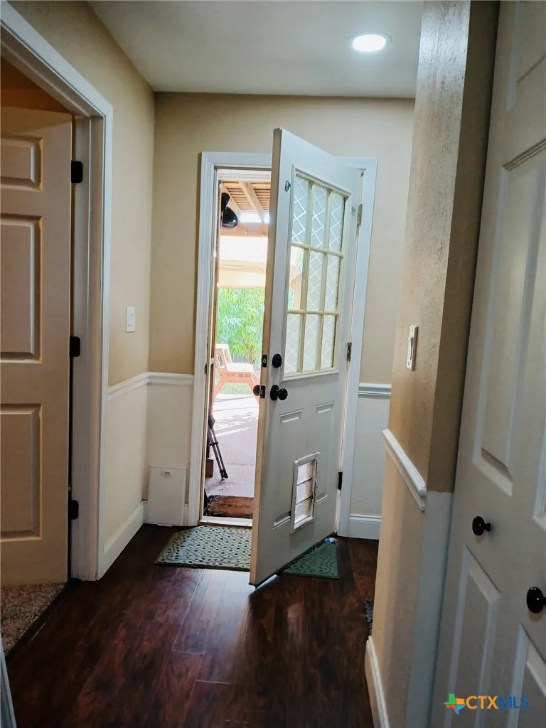 11 Ridgewood Drive Morgans Point Resort, TX 76513