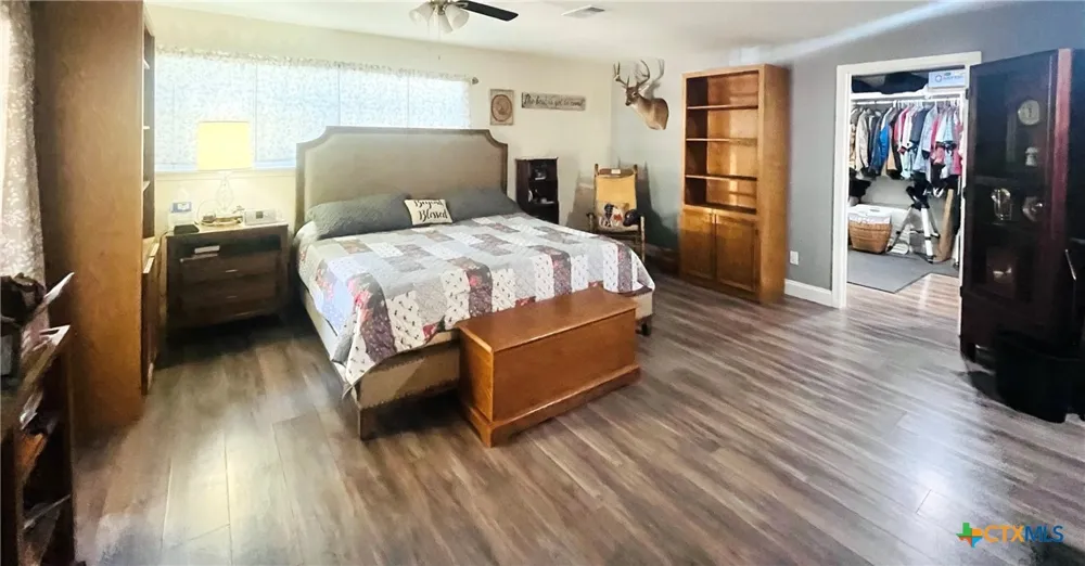 11 Ridgewood Drive Morgans Point Resort, TX 76513