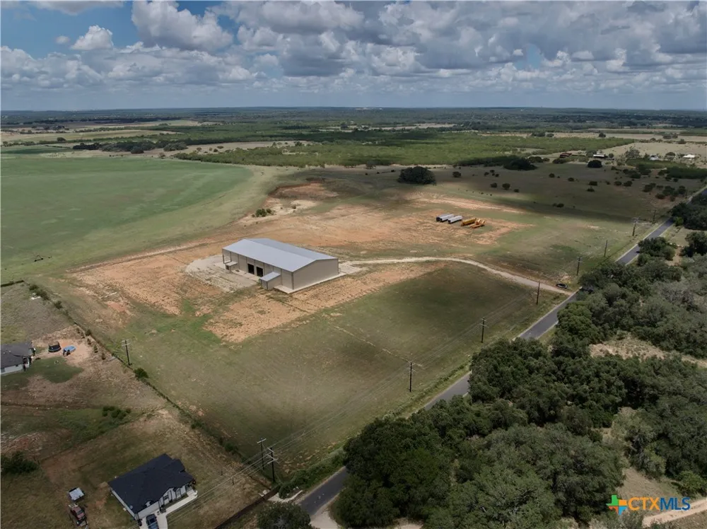 7837 Old Campbellton Road Pleasanton, TX 78064