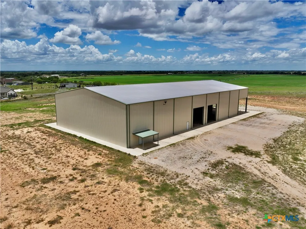 7837 Old Campbellton Road Pleasanton, TX 78064