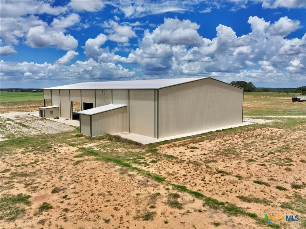 7837 Old Campbellton Road Pleasanton, TX 78064