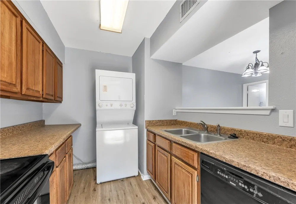 2101 Barak Lane #17 Bryan, TX 77802