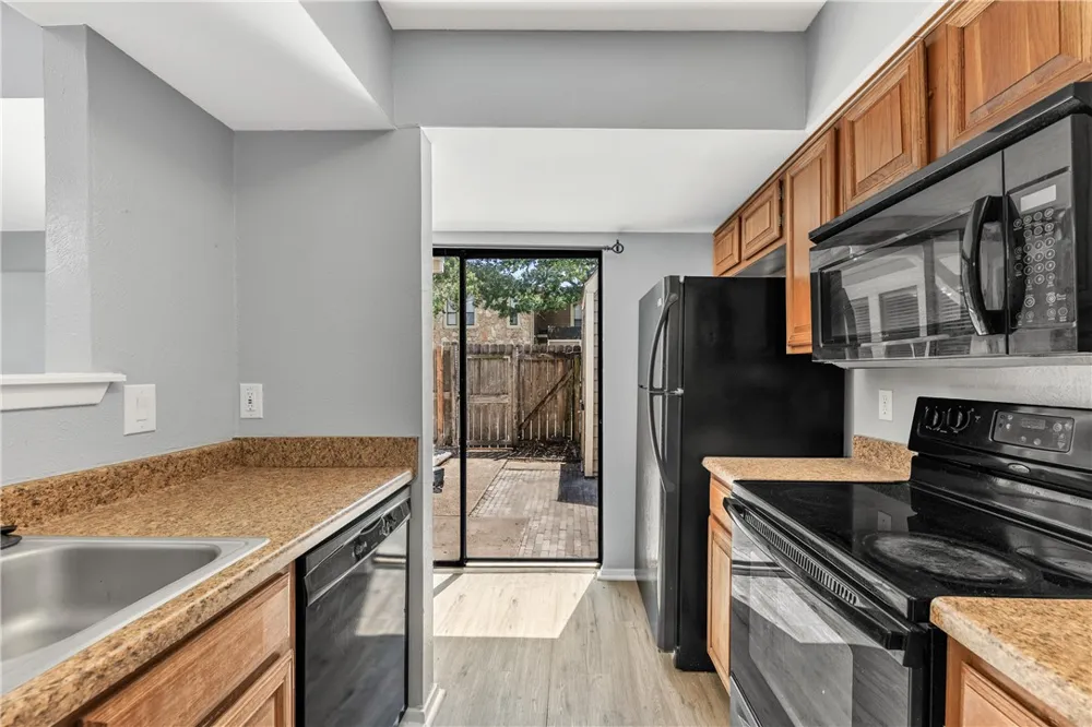 2101 Barak Lane #17 Bryan, TX 77802