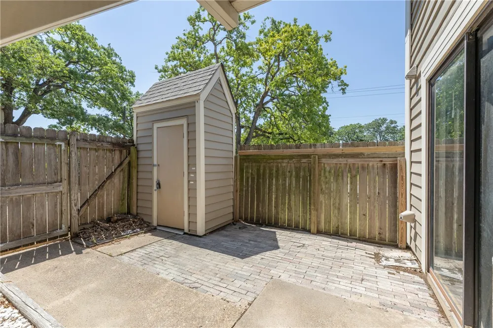 2101 Barak Lane #17 Bryan, TX 77802