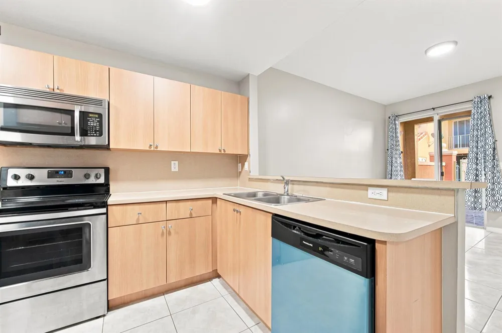 732 SW 106th Avenue #2011 Pembroke Pines, FL 33025