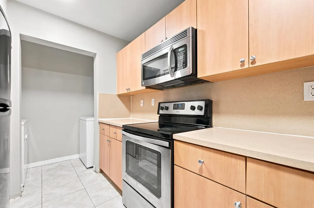 732 SW 106th Avenue #2011 Pembroke Pines, FL 33025