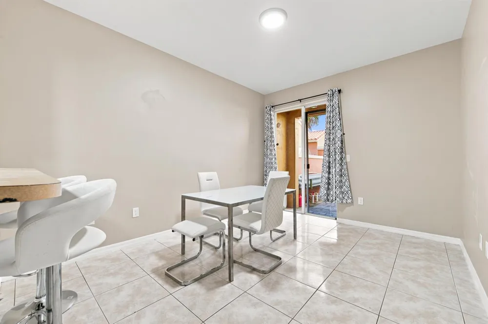 732 SW 106th Avenue #2011 Pembroke Pines, FL 33025