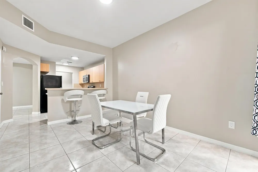 732 SW 106th Avenue #2011 Pembroke Pines, FL 33025