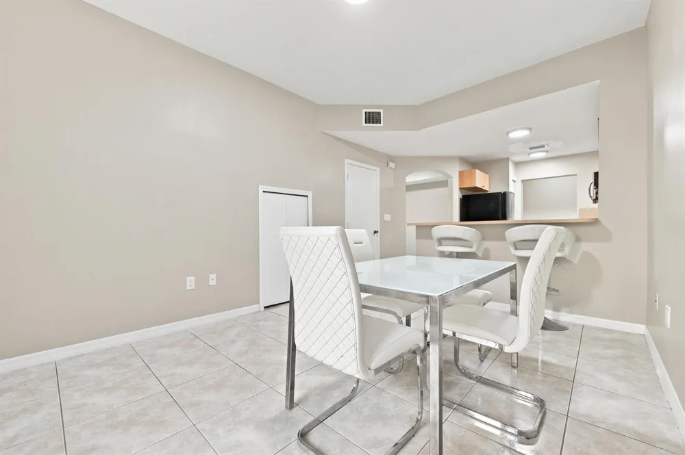 732 SW 106th Avenue #2011 Pembroke Pines, FL 33025