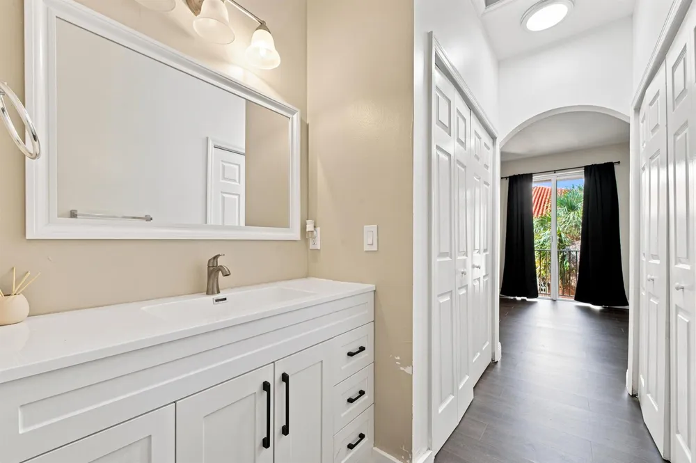 732 SW 106th Avenue #2011 Pembroke Pines, FL 33025
