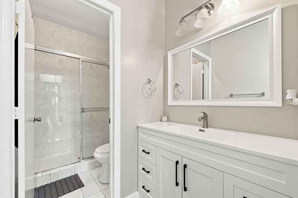 732 SW 106th Avenue #2011 Pembroke Pines, FL 33025