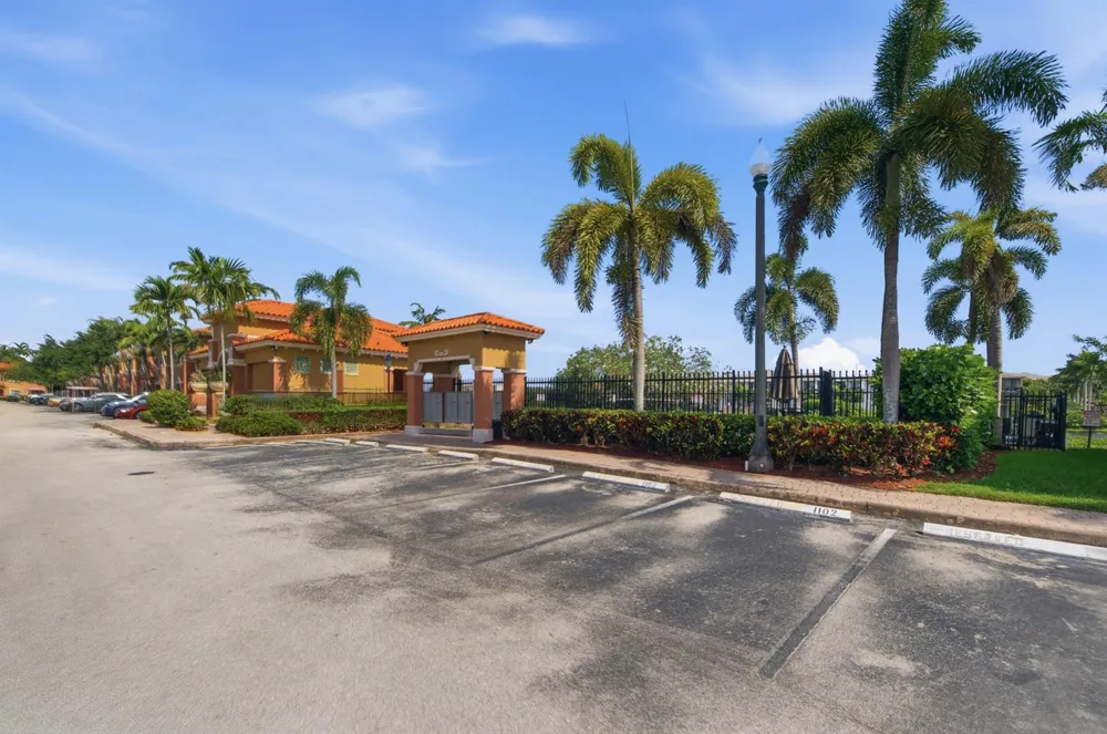 732 SW 106th Avenue #2011 Pembroke Pines, FL 33025