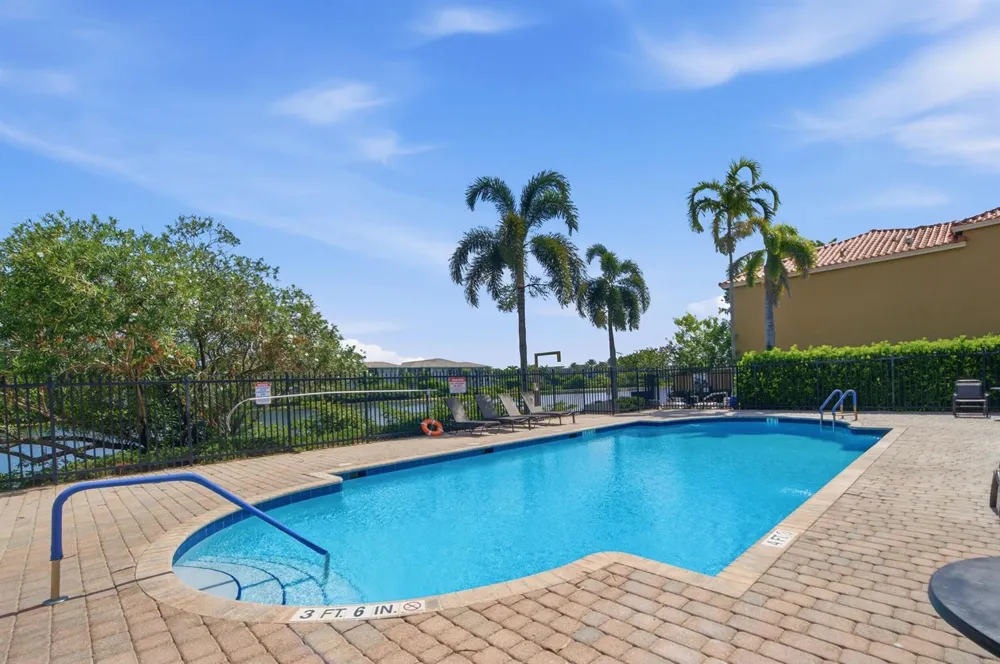 732 SW 106th Avenue #2011 Pembroke Pines, FL 33025