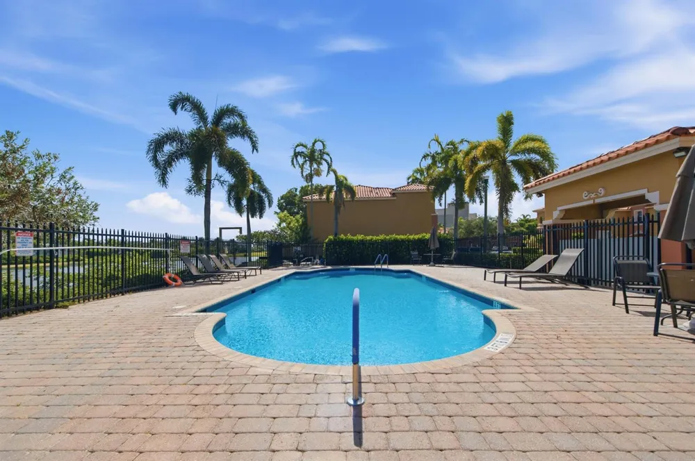 732 SW 106th Avenue #2011 Pembroke Pines, FL 33025