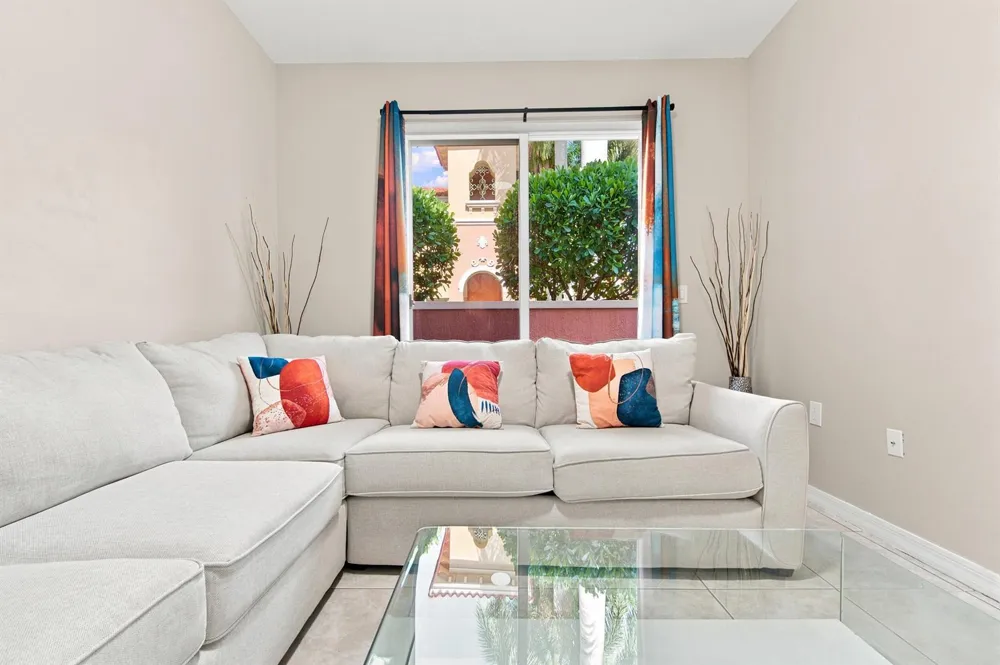 732 SW 106th Avenue #2011 Pembroke Pines, FL 33025
