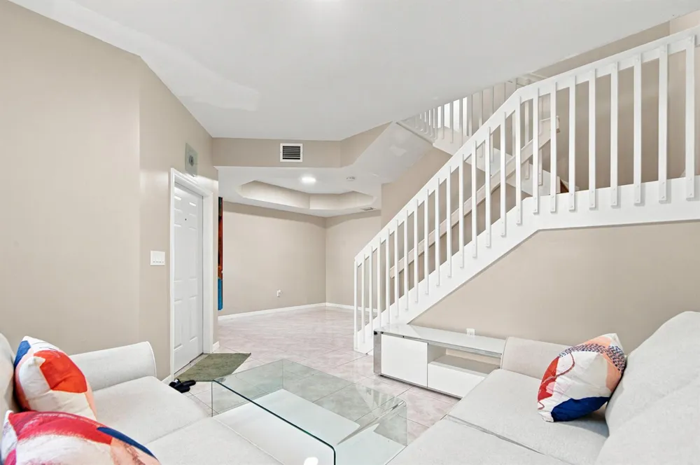 732 SW 106th Avenue #2011 Pembroke Pines, FL 33025