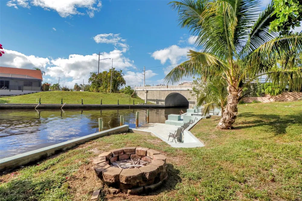 4800 SW 12TH PLACE Cape Coral, FL 33914
