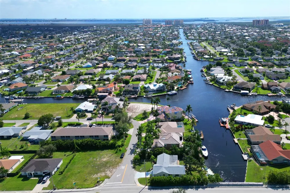 4800 SW 12TH PLACE Cape Coral, FL 33914