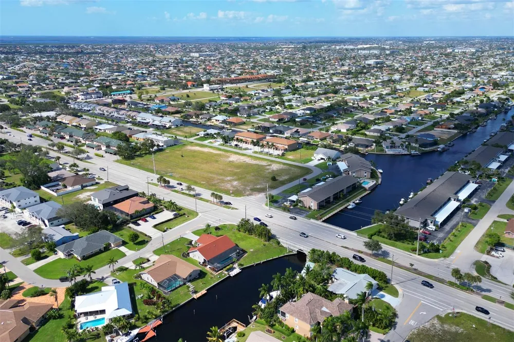 4800 SW 12TH PLACE Cape Coral, FL 33914