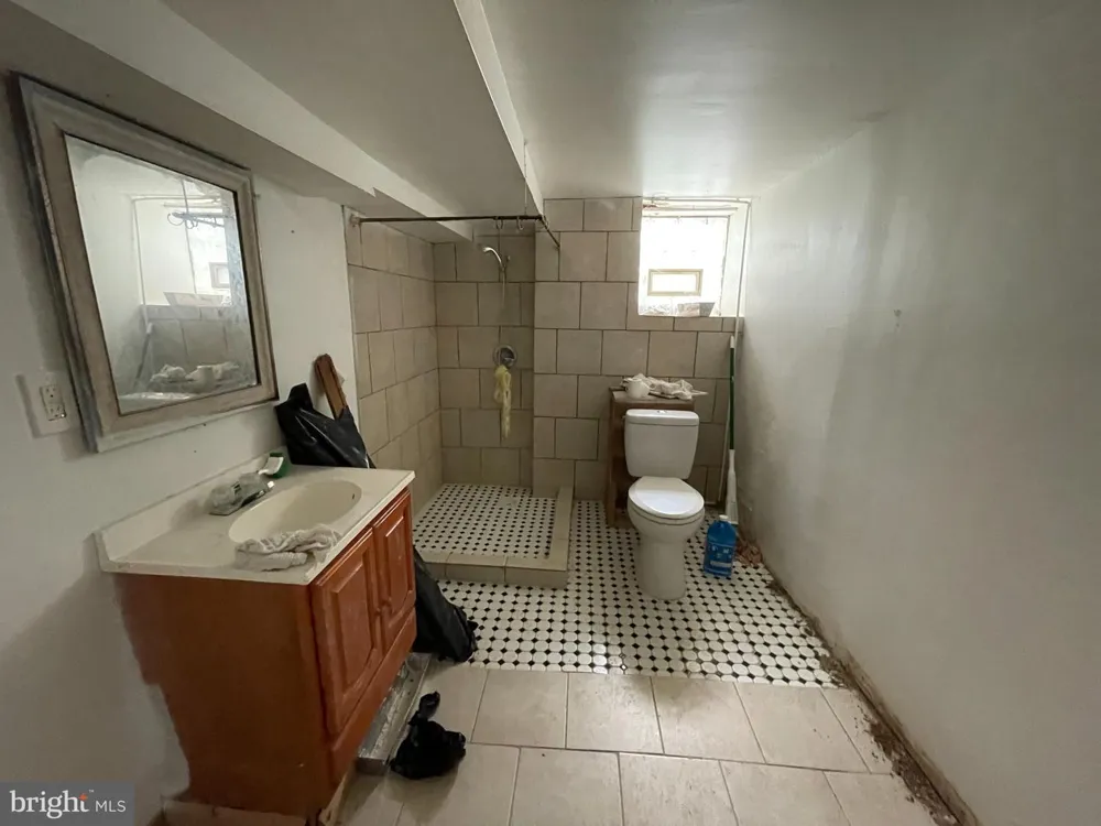 4936 9TH STREET Philadelphia, PA 19141
