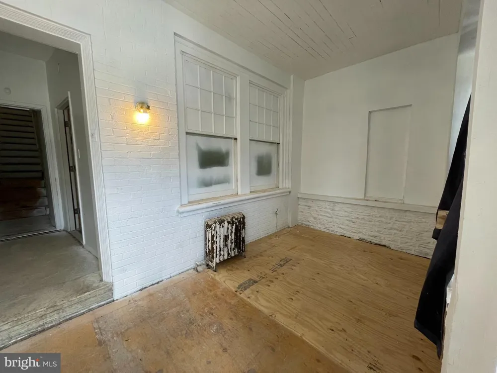 4936 9TH STREET Philadelphia, PA 19141