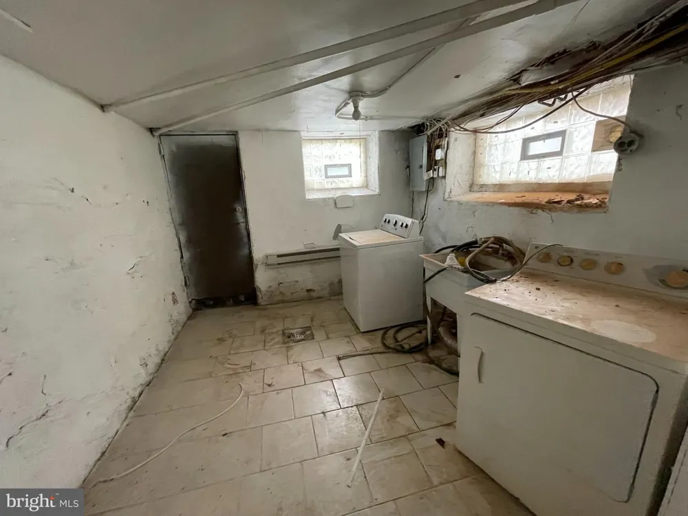 4936 9TH STREET Philadelphia, PA 19141