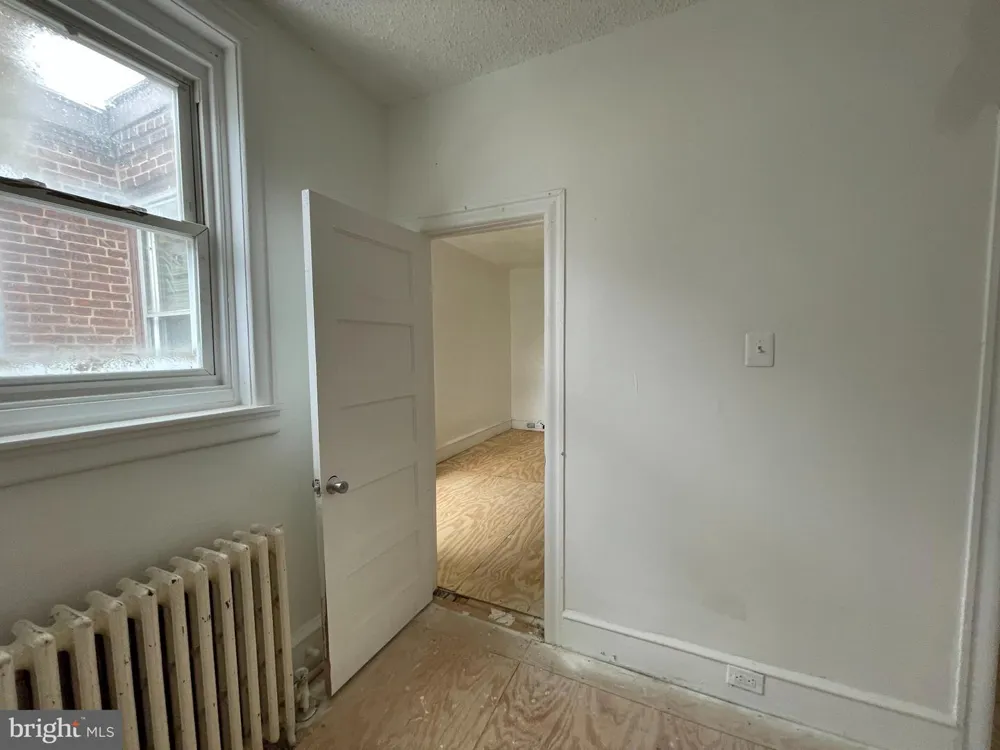 4936 9TH STREET Philadelphia, PA 19141