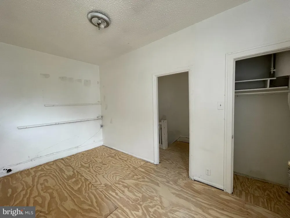 4936 9TH STREET Philadelphia, PA 19141