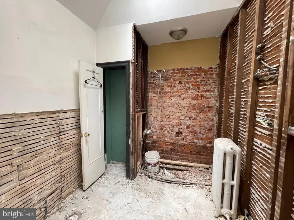 4936 9TH STREET Philadelphia, PA 19141