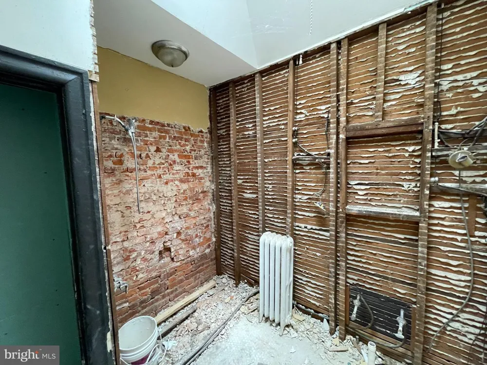 4936 9TH STREET Philadelphia, PA 19141