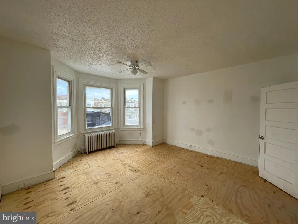 4936 9TH STREET Philadelphia, PA 19141