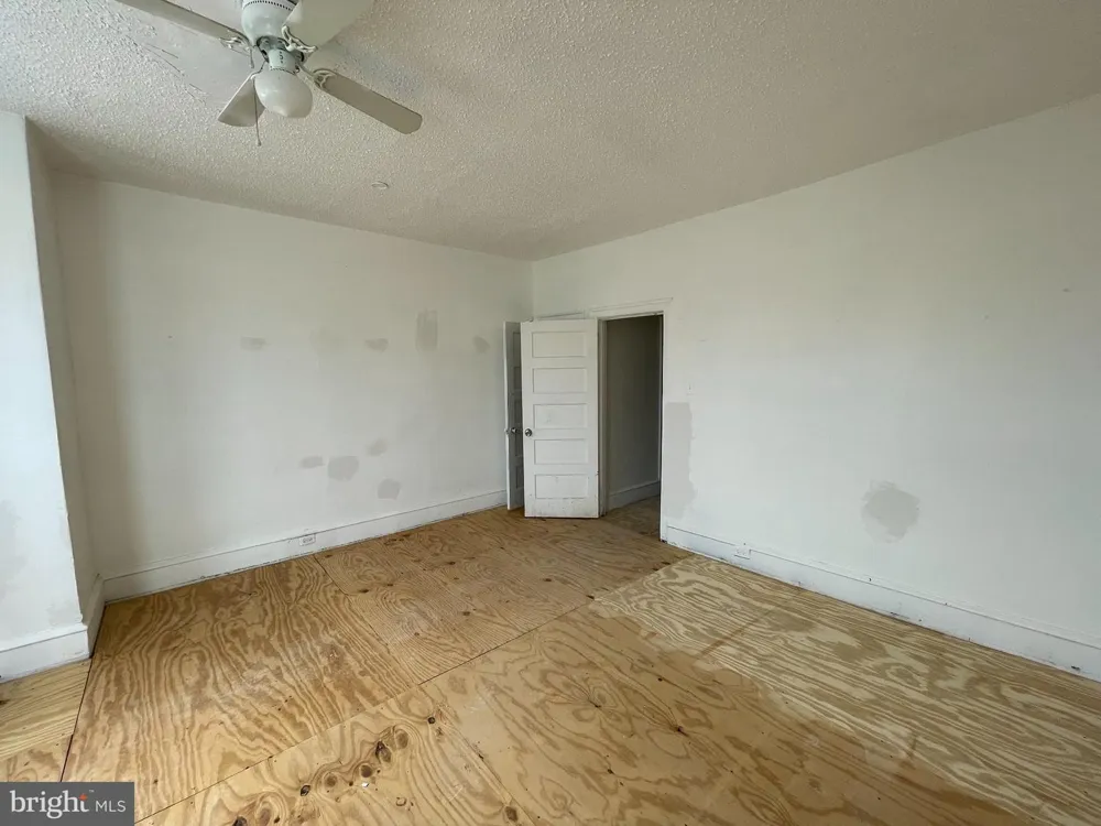 4936 9TH STREET Philadelphia, PA 19141