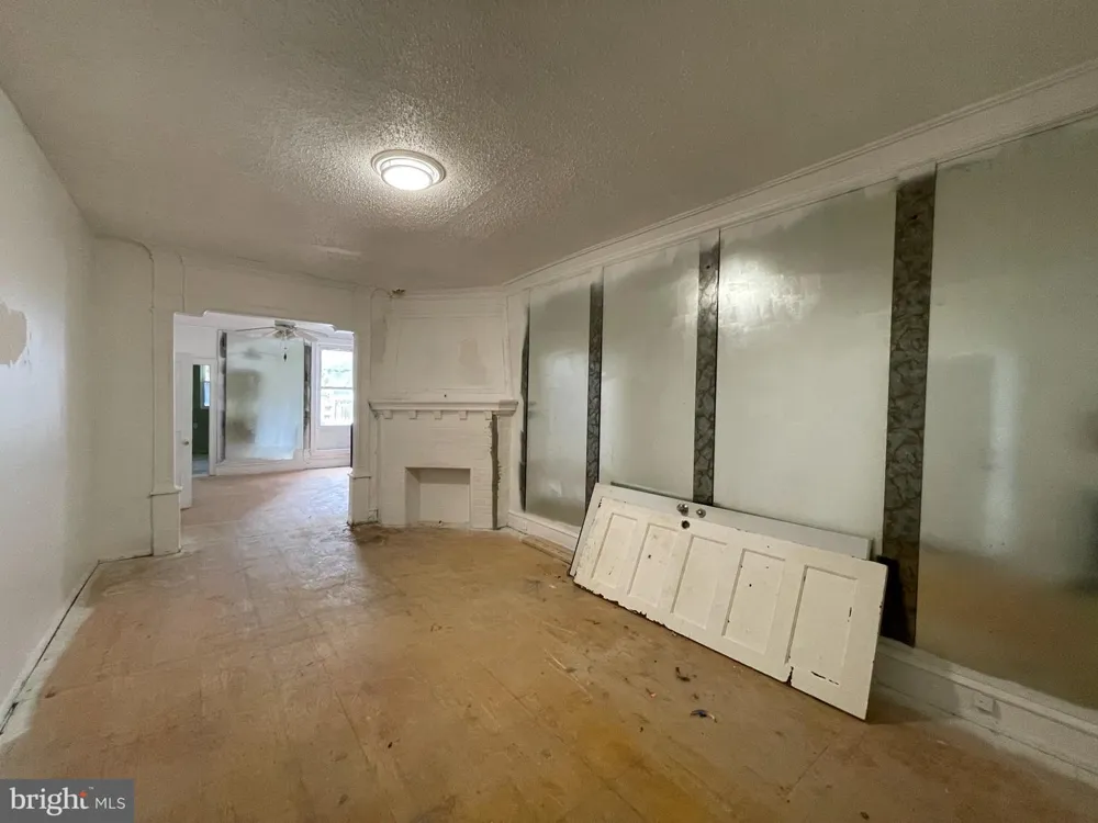 4936 9TH STREET Philadelphia, PA 19141