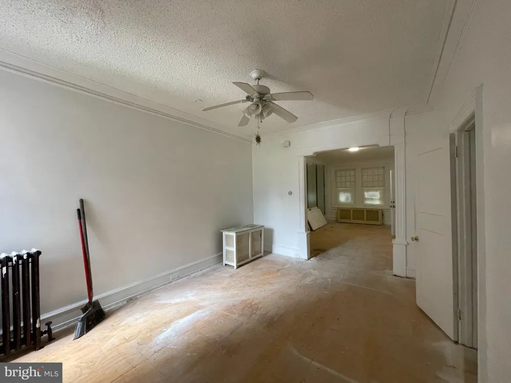 4936 9TH STREET Philadelphia, PA 19141