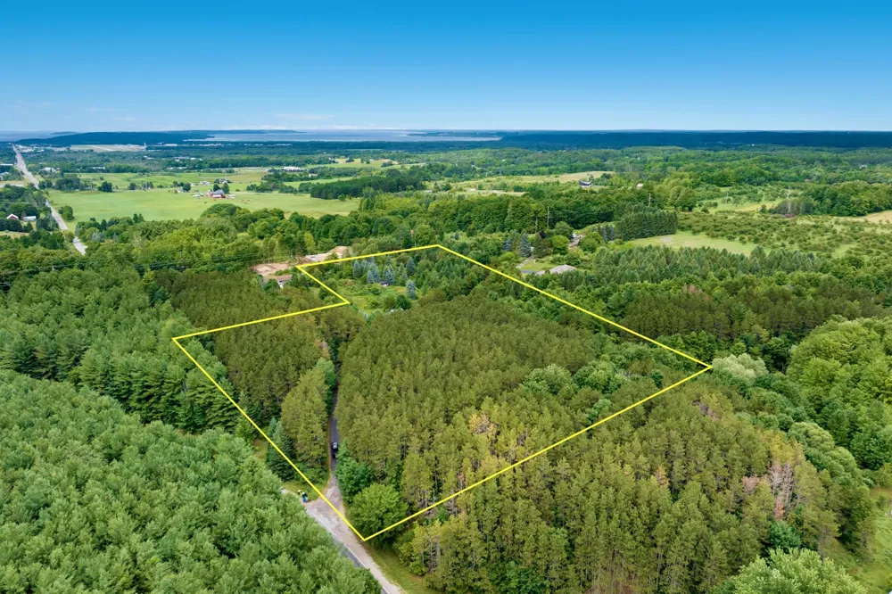 910 Rusch View Ridge Garfield Charter Township, MI 49696