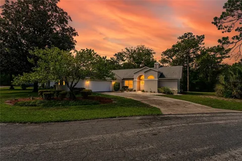 4 SPRUCE PINE COURT
