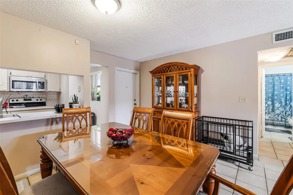 9732 Hammocks Blvd #203-17 Miami, FL 33196