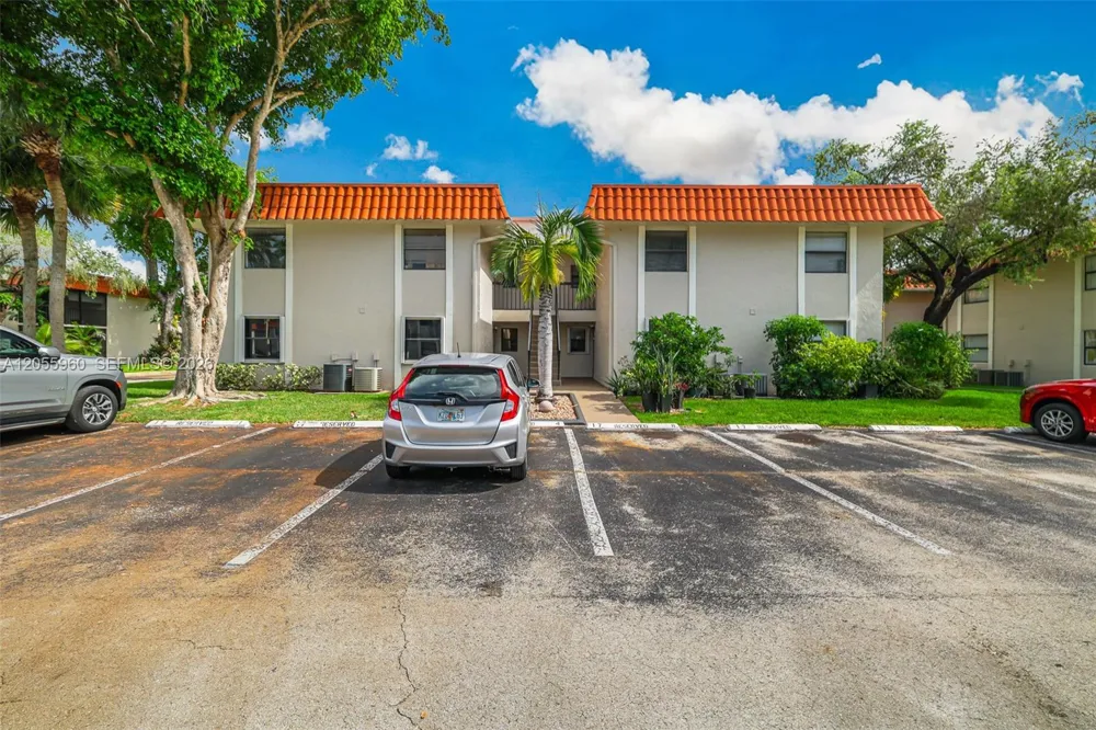 9732 Hammocks Blvd #203-17 Miami, FL 33196