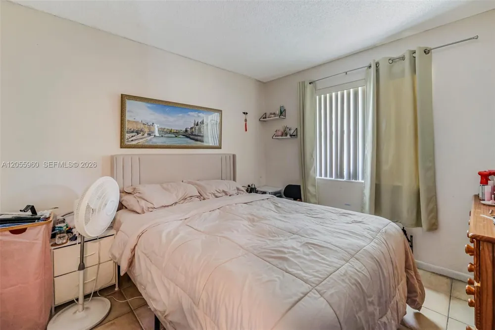 9732 Hammocks Blvd #203-17 Miami, FL 33196