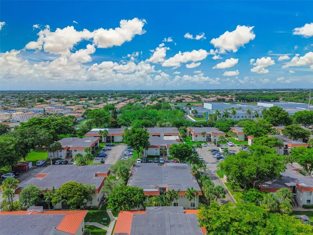 9732 Hammocks Blvd #203-17 Miami, FL 33196