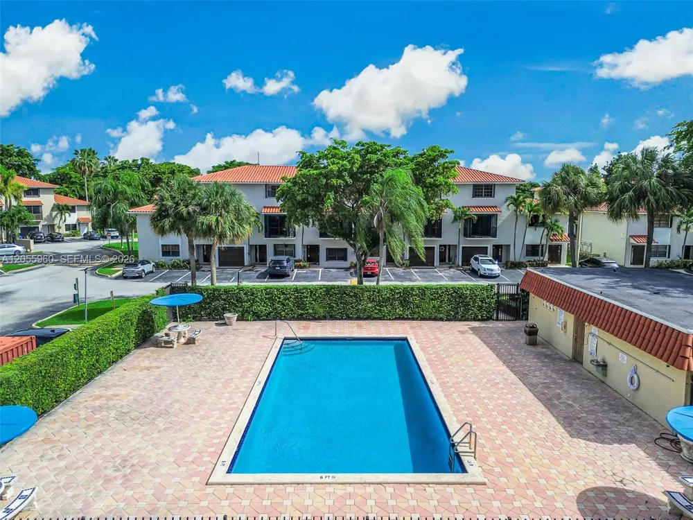 9732 Hammocks Blvd #203-17 Miami, FL 33196