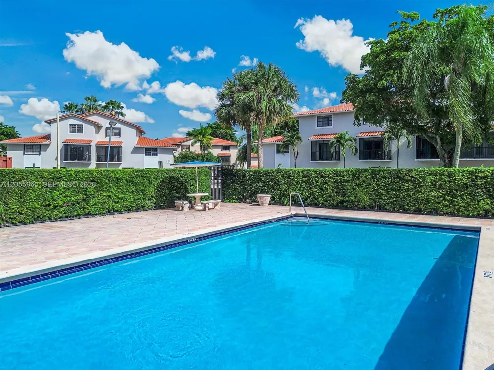 9732 Hammocks Blvd #203-17 Miami, FL 33196