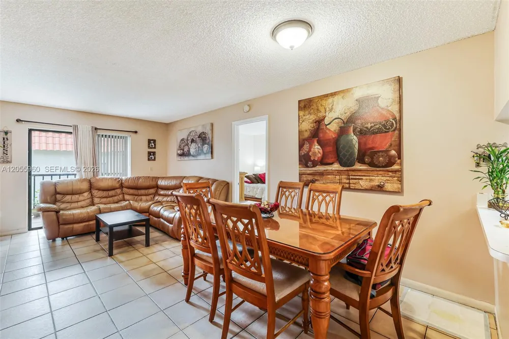 9732 Hammocks Blvd #203-17 Miami, FL 33196