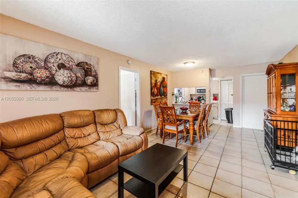 9732 Hammocks Blvd #203-17 Miami, FL 33196