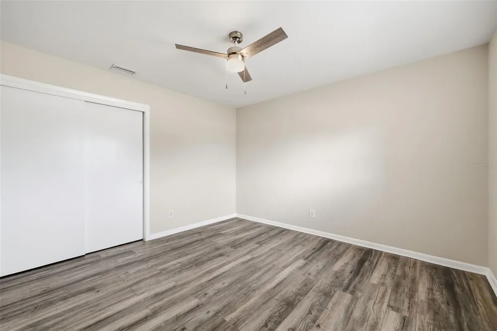 2327 W KNOLLWOOD PLACE Tampa, FL 33604