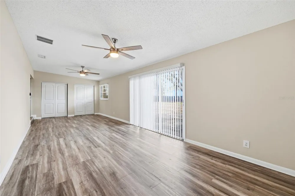 2327 W KNOLLWOOD PLACE Tampa, FL 33604